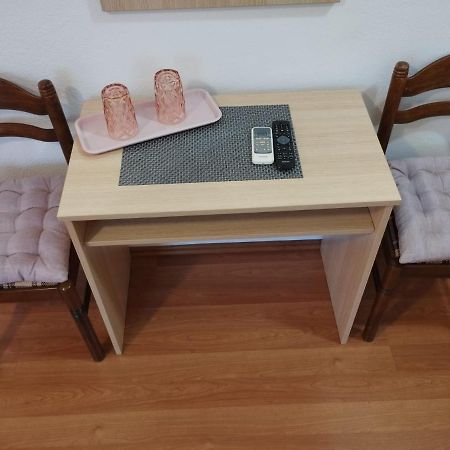 Soba Ivanka Niksic Karlobag Exterior photo